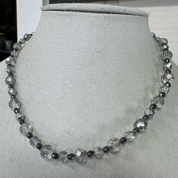 Sparkly dainty silvertone toggle clasp necklace - Picture 3 of 4